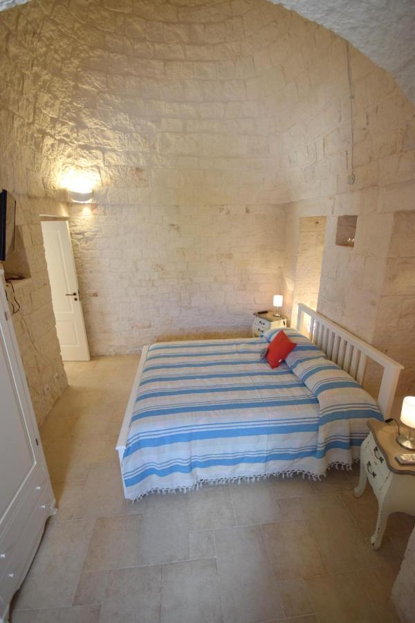 Bed and Breakfast Trulli Petra Chiara Локоротондо Екстер'єр фото