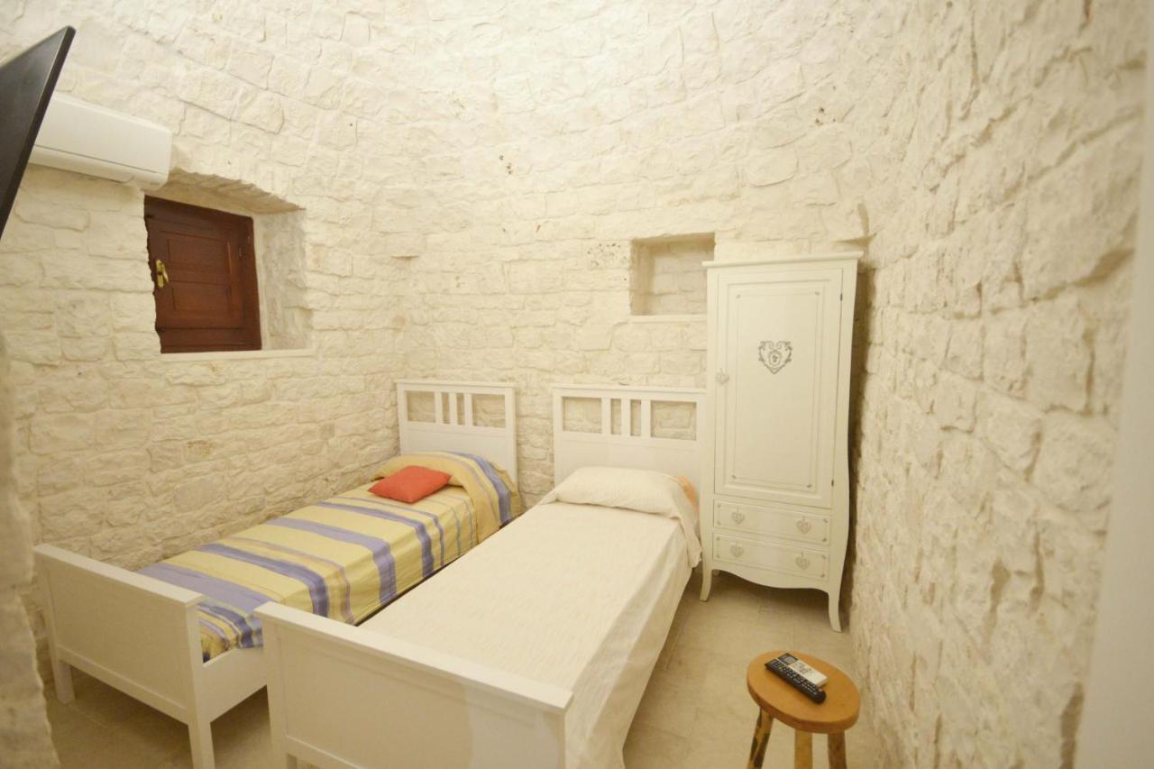 Bed and Breakfast Trulli Petra Chiara Локоротондо Екстер'єр фото